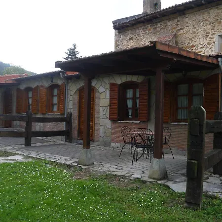 Rural Isasi מלון *