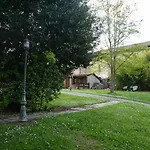 Rural Isasi מלון *