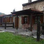 Rural Isasi מלון *