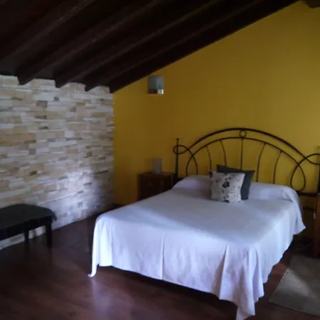 Rural Isasi Hotel *